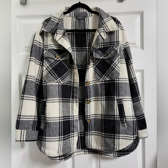 Shacket Plaid Button-Up in Black and White Double Button Pockets Size L - Picture 1 of 7